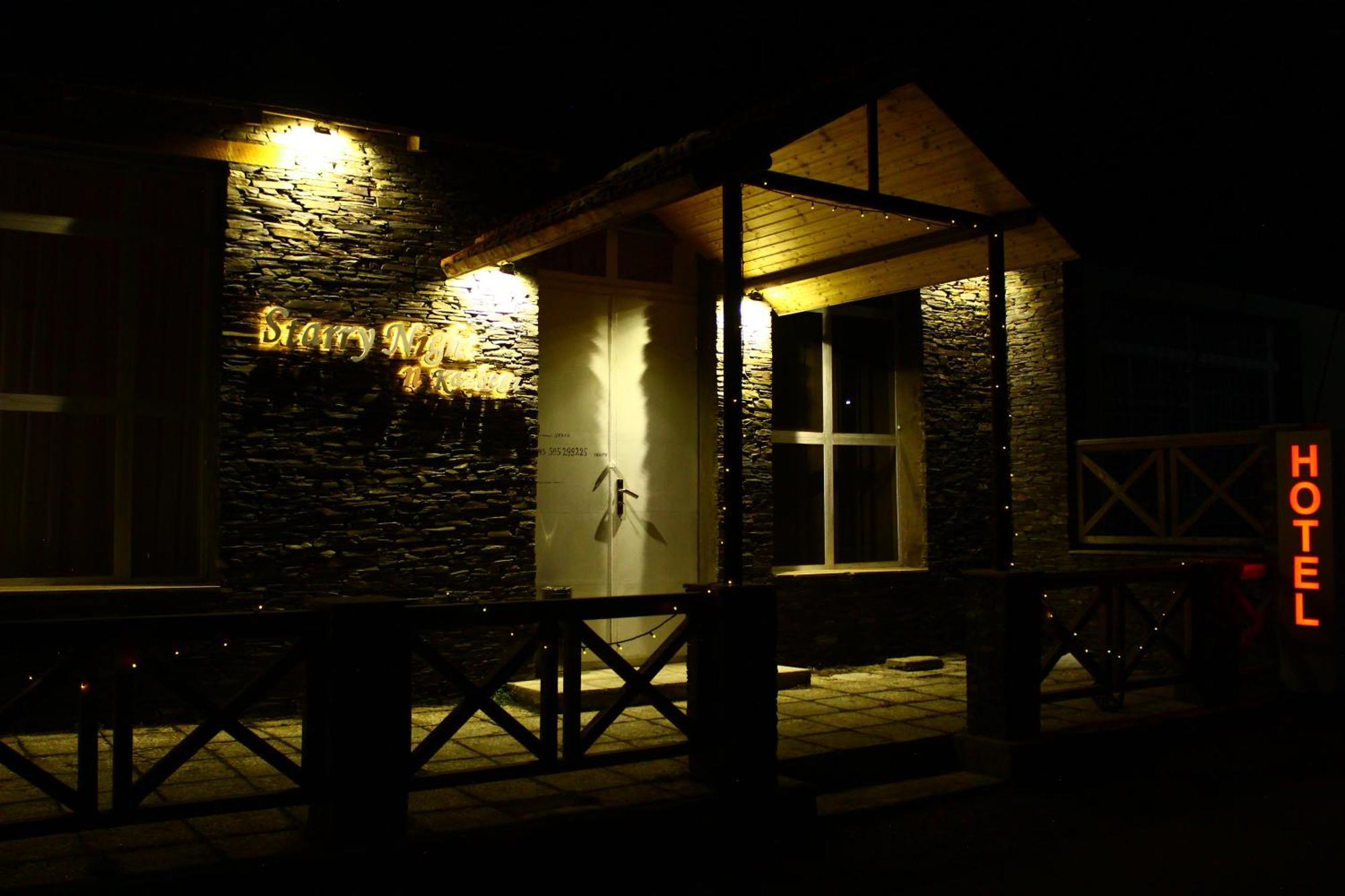 Hotel Starry Night Kazbegi Exteriör bild